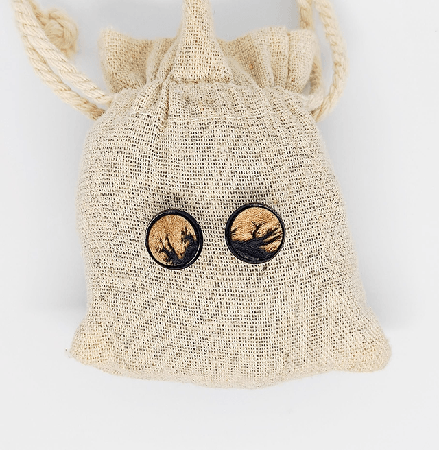 Boucles d'oreilles cloup avec cabochon en bois d'érable 