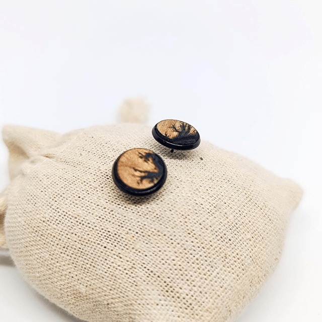 Boucles d'oreilles cloup avec cabochon en bois d'érable 
