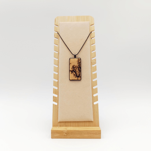 Collier et son pendentif en acier inoxydable et erable